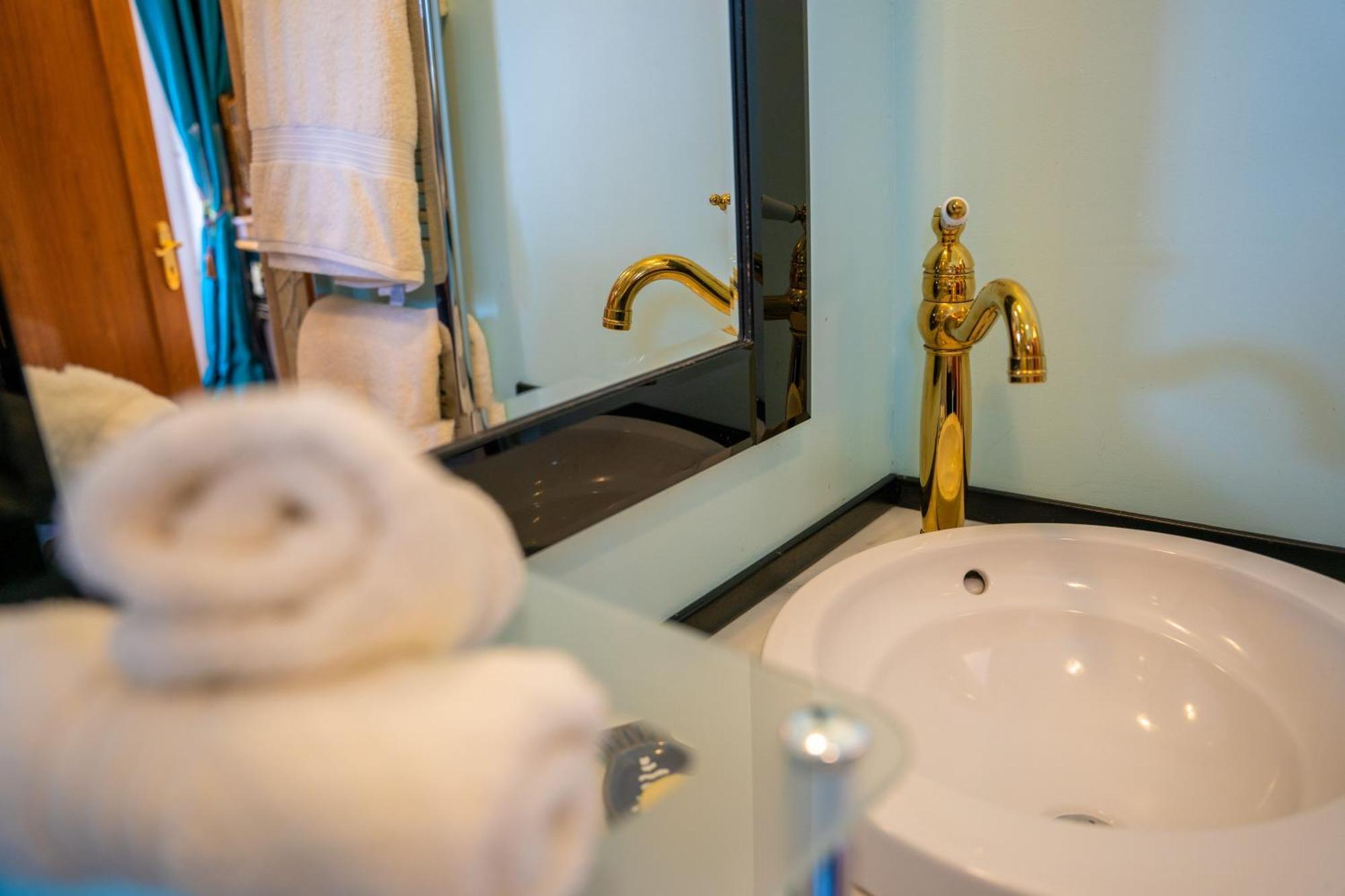 Ferndale Luxury Boutique Bed & Breakfast Keel  Bagian luar foto
